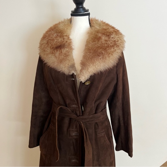 Long Brown Suede Coat with Fur Collar - Picture 5 of 13